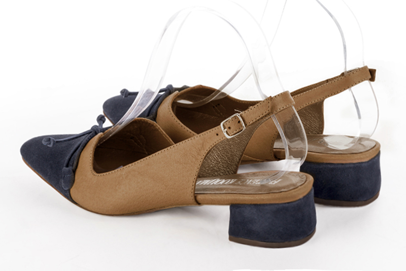 Navy blue and camel beige women's open back shoes, with a knot. Tapered toe. Low flare heels. Rear view - Florence KOOIJMAN